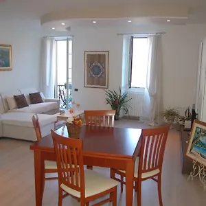  Apartment Bella Piazza Italy